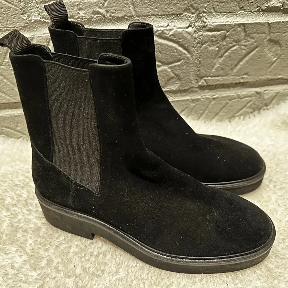 New Stewart Weitzman Henley Chelsea Suede Ankle Boots Size 36.5